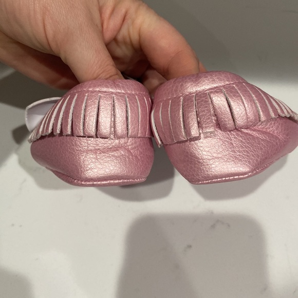 Romirus baby shoes Moccasins bows fringe 2 pairs NWT mint & shimmery pink size 2 - Picture 6 of 11